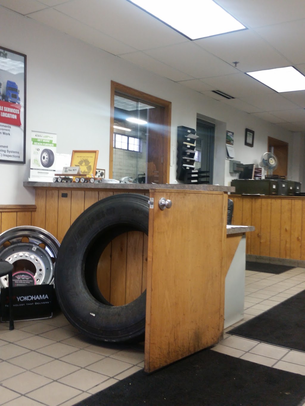 Pomps Tire Service | 1301 Busse Rd, Elk Grove Village, IL 60007, USA | Phone: (847) 956-6900