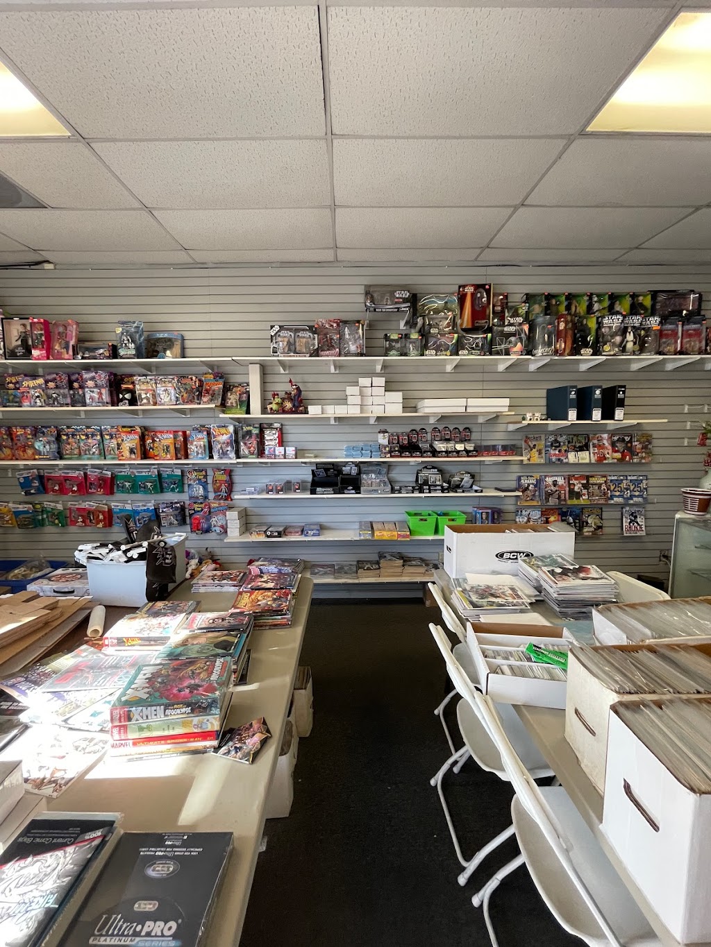 H R Sports Cards & Comics | 2231 10th St #1, Sacramento, CA 95818, USA | Phone: (916) 443-1415