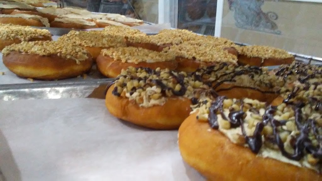 Harlan Donuts | 16247 IN-37, Harlan, IN 46743, USA | Phone: (260) 657-5669