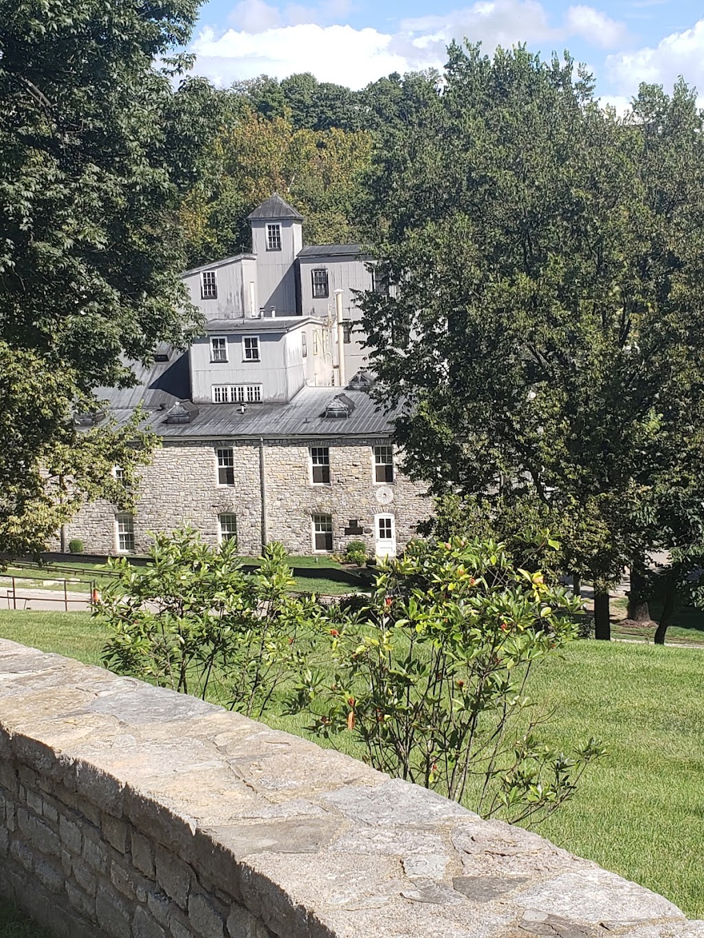 Woodford Reserve Distillery | 7785 McCracken Pike, Versailles, KY 40383, USA | Phone: (859) 879-1812