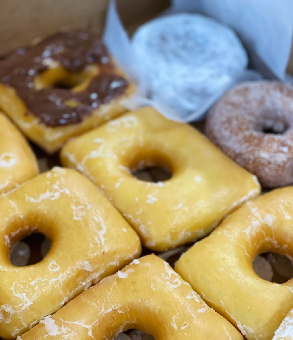 Mrs Renisons Donuts | 622 E 5th St, Marysville, OH 43040, USA | Phone: (937) 642-7008