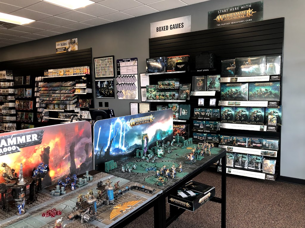 Warhammer | Paradise Plaza 940 West, Gateway Ct, West Bend, WI 53095, USA | Phone: (262) 334-0812