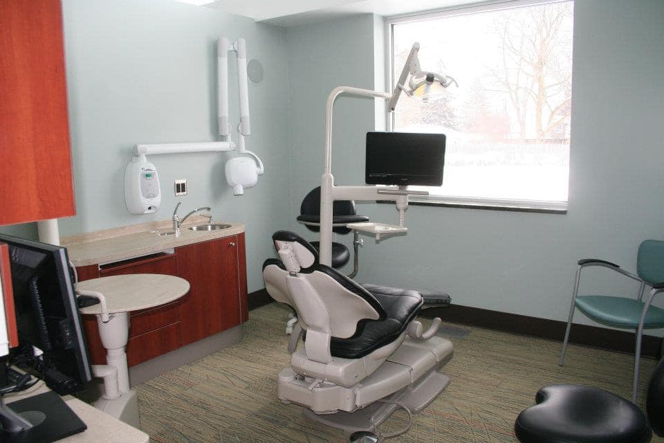 Angela B. Bateson, DDS | 1400 S Main St, Findlay, OH 45840, USA | Phone: (419) 721-6405