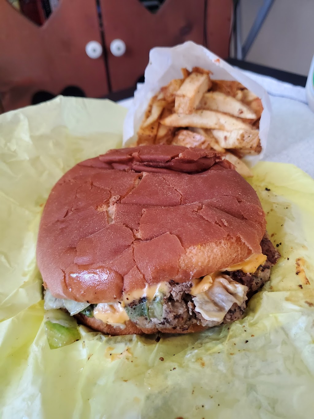 Fresh and Meaty Burgers, Inc. | 3016 W Florence Ave, Los Angeles, CA 90043, USA | Phone: (323) 751-2247