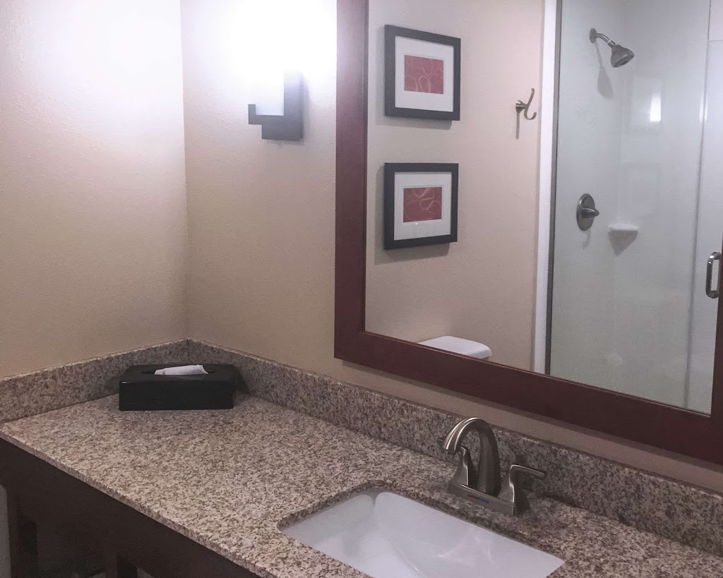 Comfort Suites West Omaha | 2500 S 192nd Ave, Omaha, NE 68130, USA | Phone: (402) 991-3885