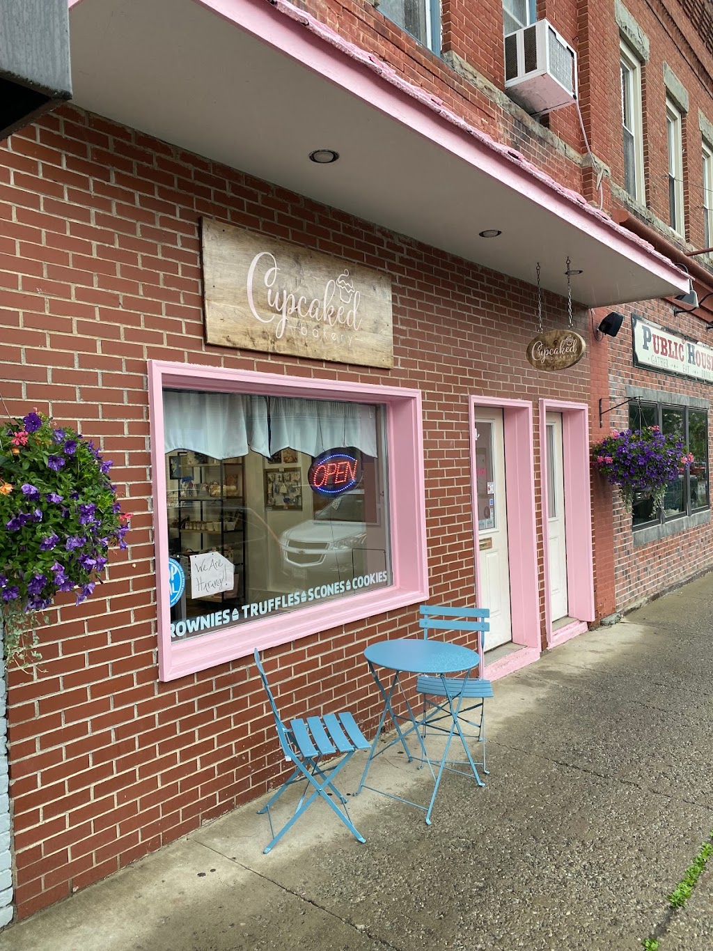 Cupcaked Bakery Ellicottville | 24 Monroe St, Ellicottville, NY 14731, USA | Phone: (716) 699-1316