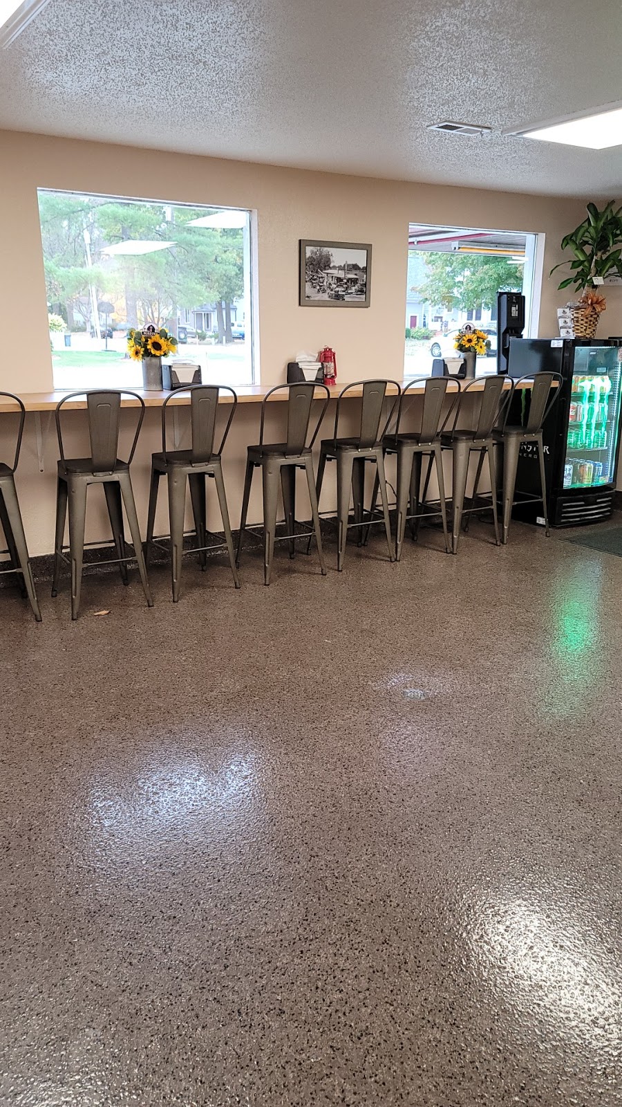 The Marine Diner | 302 W Division St, Marine, IL 62061, USA | Phone: (618) 887-2046 The Marine Diner | 302 W Division St, Marine, IL 62061, USA | Phone: (618) 887-2046