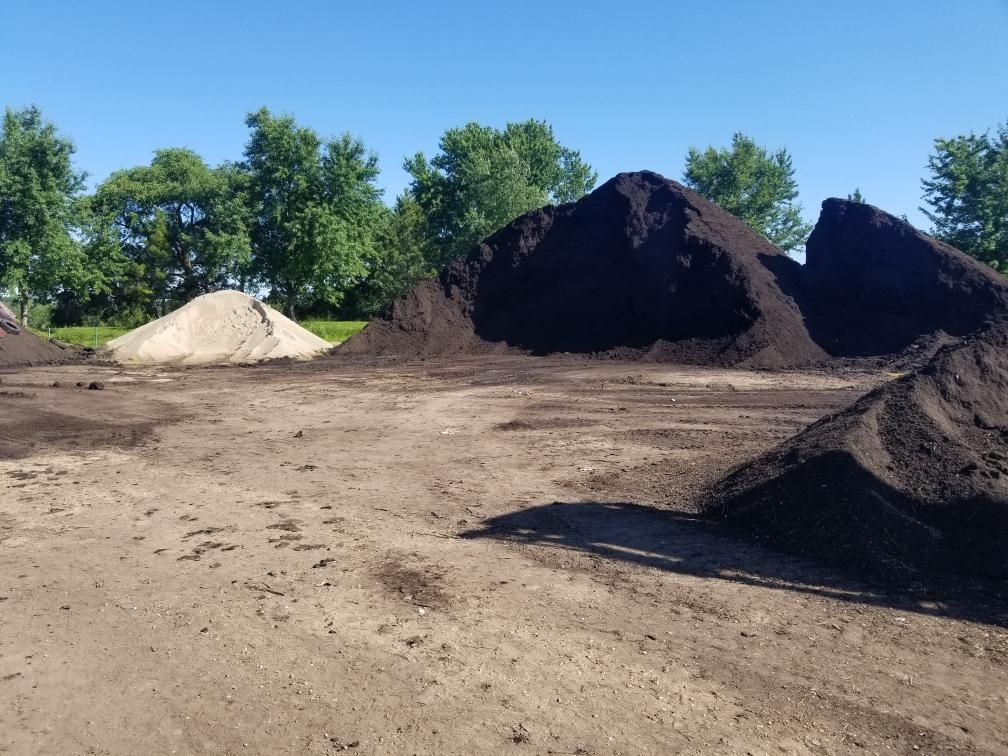 The Mulch Store | 4275 Creek View Cir #1227, Minnetrista, MN 55375, USA | Phone: (952) 446-1056