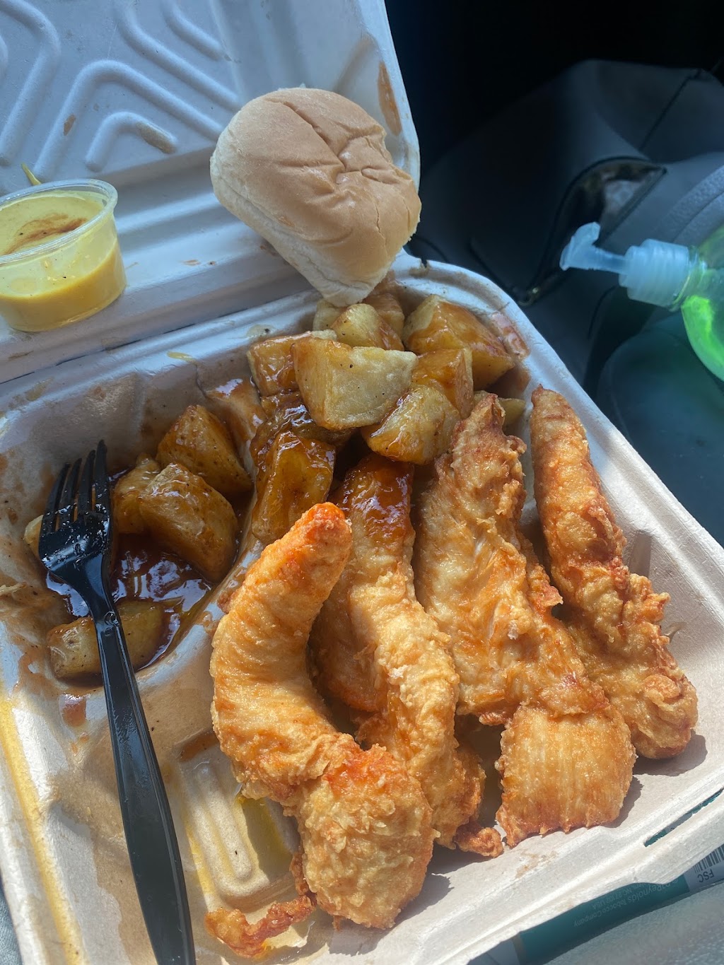 Chicken Shack Brownstown | 20763 Gibraltar Rd, Brownstown Charter Twp, MI 48183, USA | Phone: (734) 307-7745