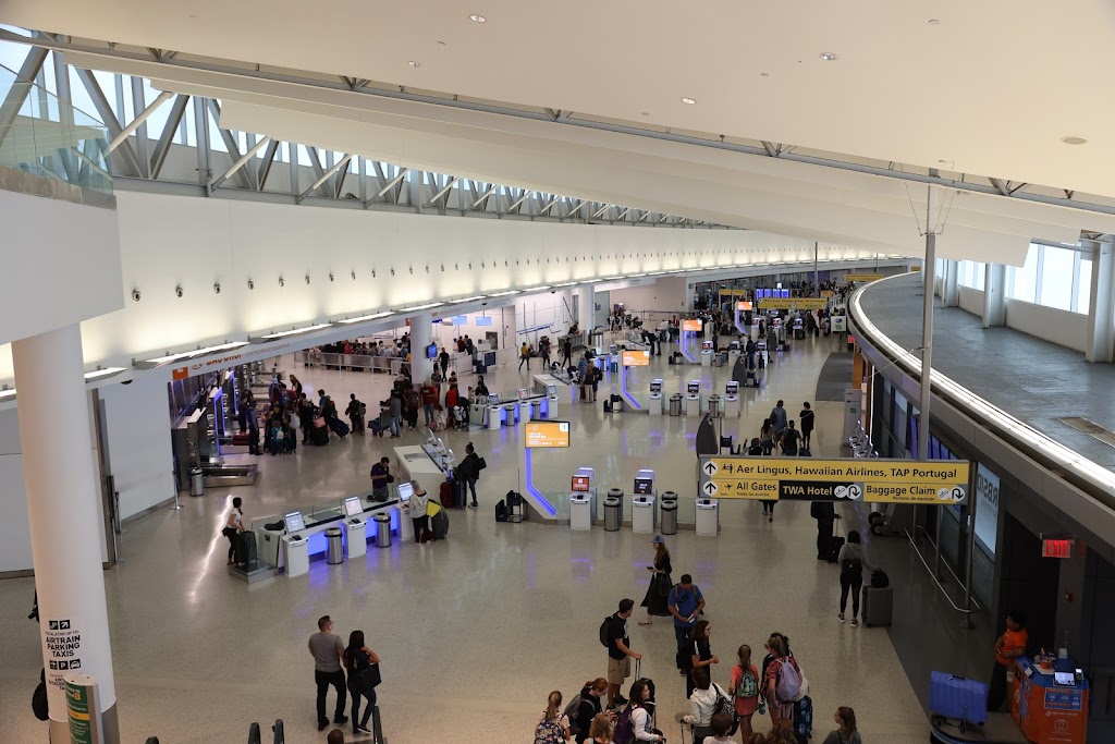 TAP Air Portugal | Jamaica, NY 11430, USA | Phone: (800) 903-7914