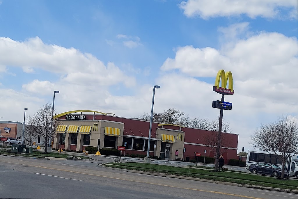 McDonalds | 13708 Q St, Omaha, NE 68137, USA | Phone: (402) 896-0400