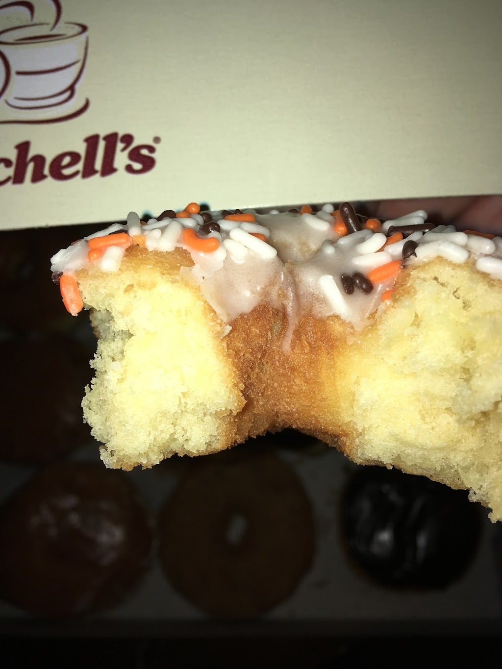 Winchells Donut House | 9844 Sierra Ave E, Fontana, CA 92335, USA | Phone: (909) 320-8150