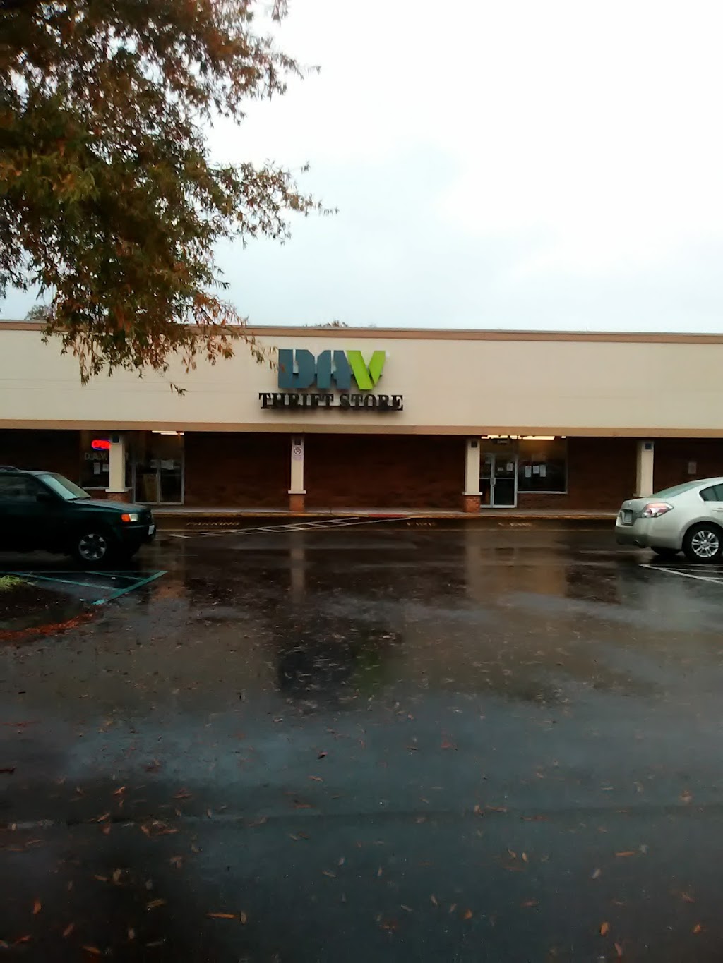 DAV Thrift Store | 1917 S Church St, Smithfield, VA 23430 | Phone: (757) 365-9555