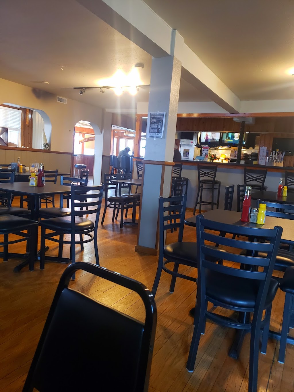 Zemans Old Highway House | 620 W Pine St, Baraboo, WI 53913, USA | Phone: (608) 448-2447