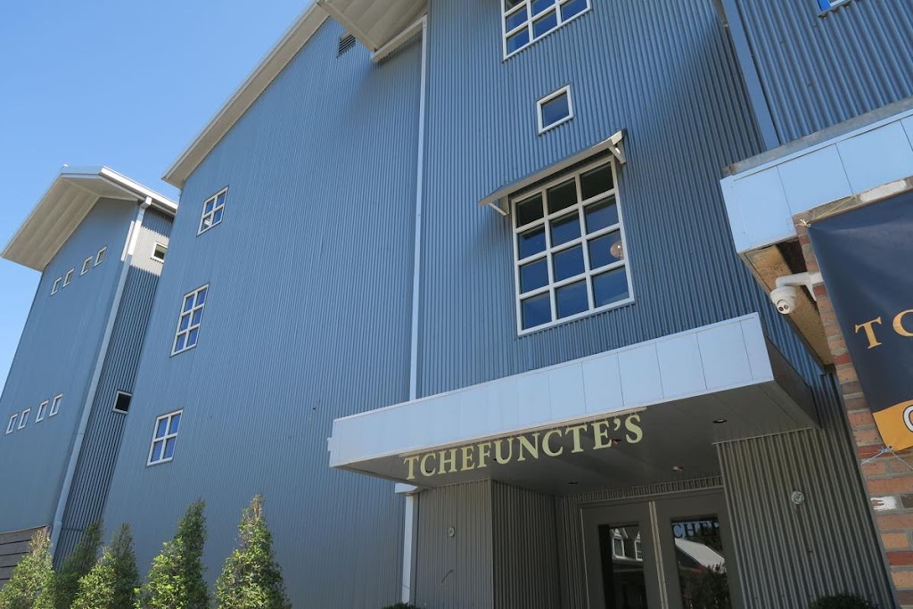 Tchefunctes Restaurant | 407 St Tammany St, Madisonville, LA 70447, USA | Phone: (985) 323-4800