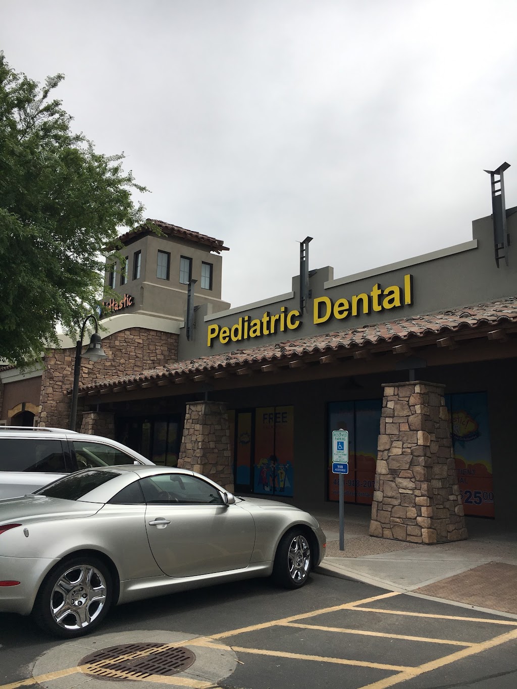 Kidtastic Pediatric Dental and Orthodontics | 3303 E Queen Creek Rd Ste 106, Gilbert, AZ 85297, USA | Phone: (480) 359-2643