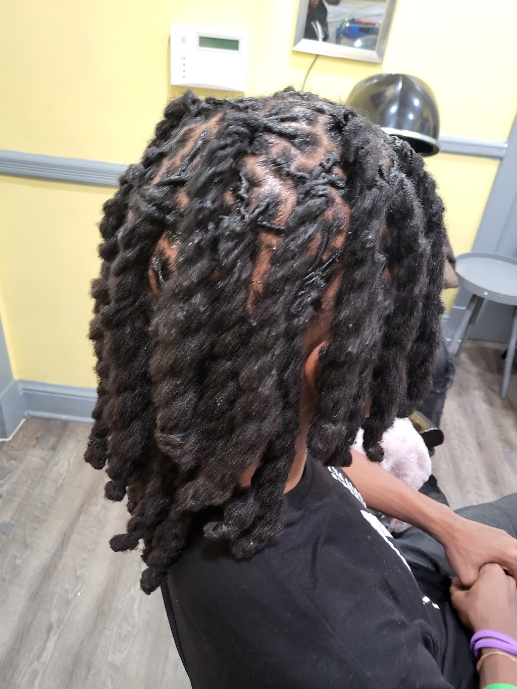 LAGOS BARBERS & HAIR BRAIDING | 5458 Annapolis Rd, Bladensburg, MD 20710, USA | Phone: (202) 360-5466