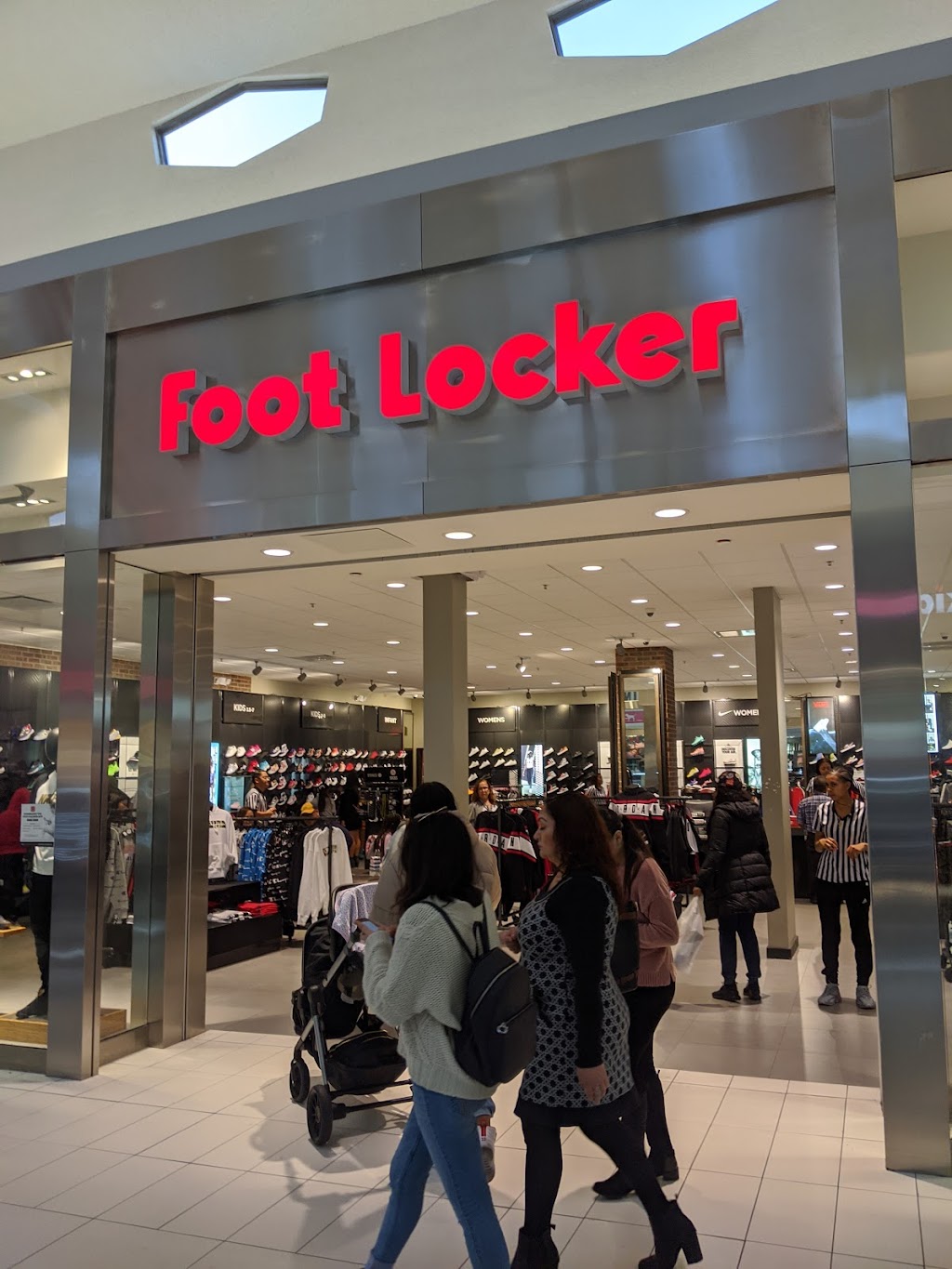 Foot Locker | 312 Southland Mall, Hayward, CA 94545, USA | Phone: (510) 782-4478