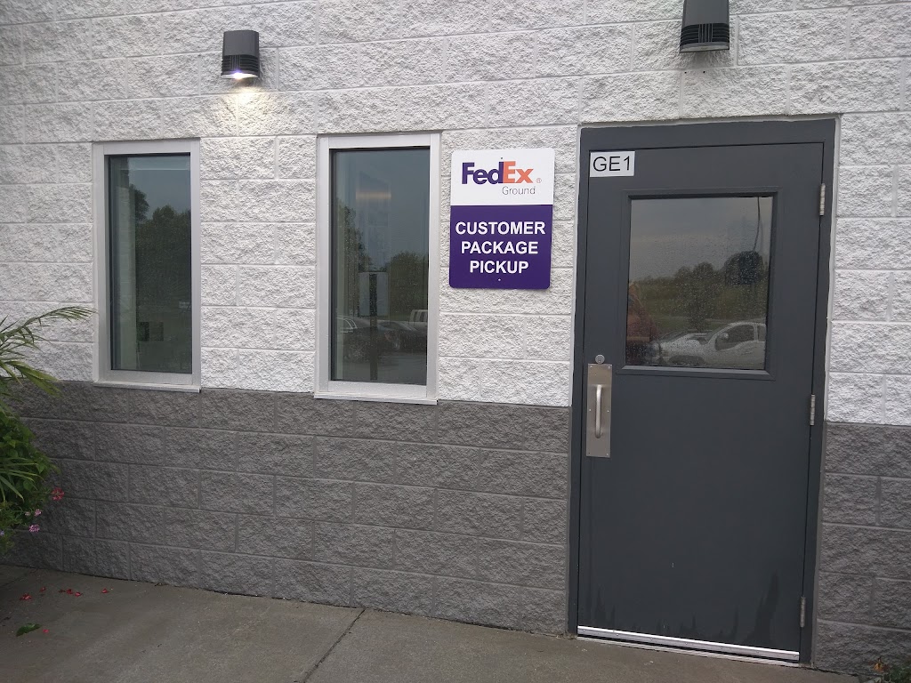 FedEx Ground | 12900 Plantside Dr, Louisville, KY 40299, USA | Phone: (800) 463-3339