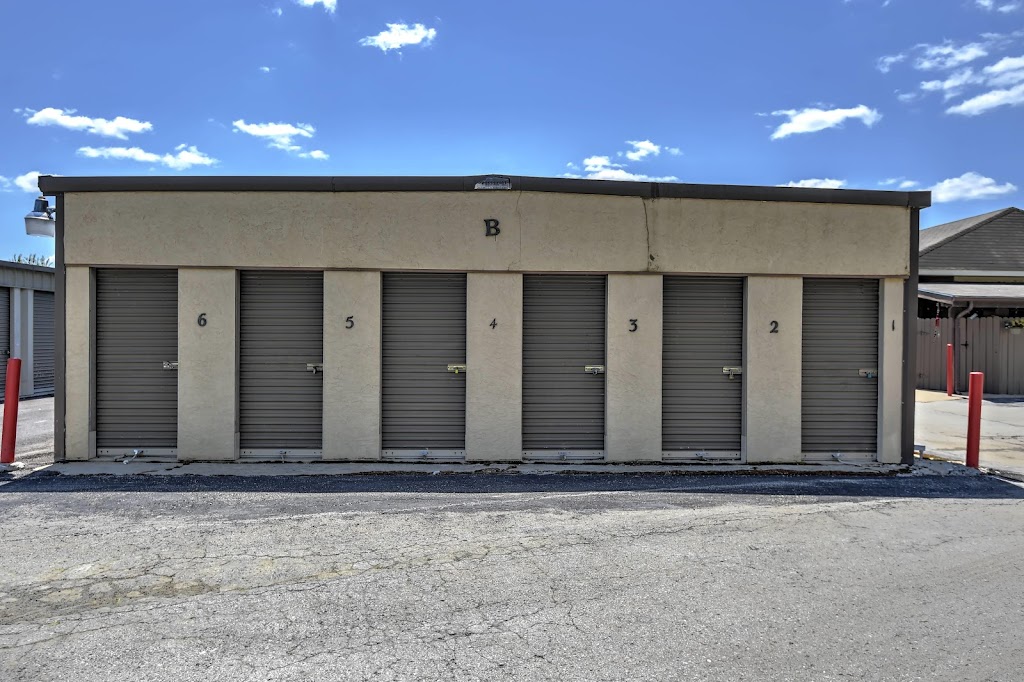 Olathe Self Storage | 715 N Lindenwood Dr, Olathe, KS 66062, USA | Phone: (913) 829-9292