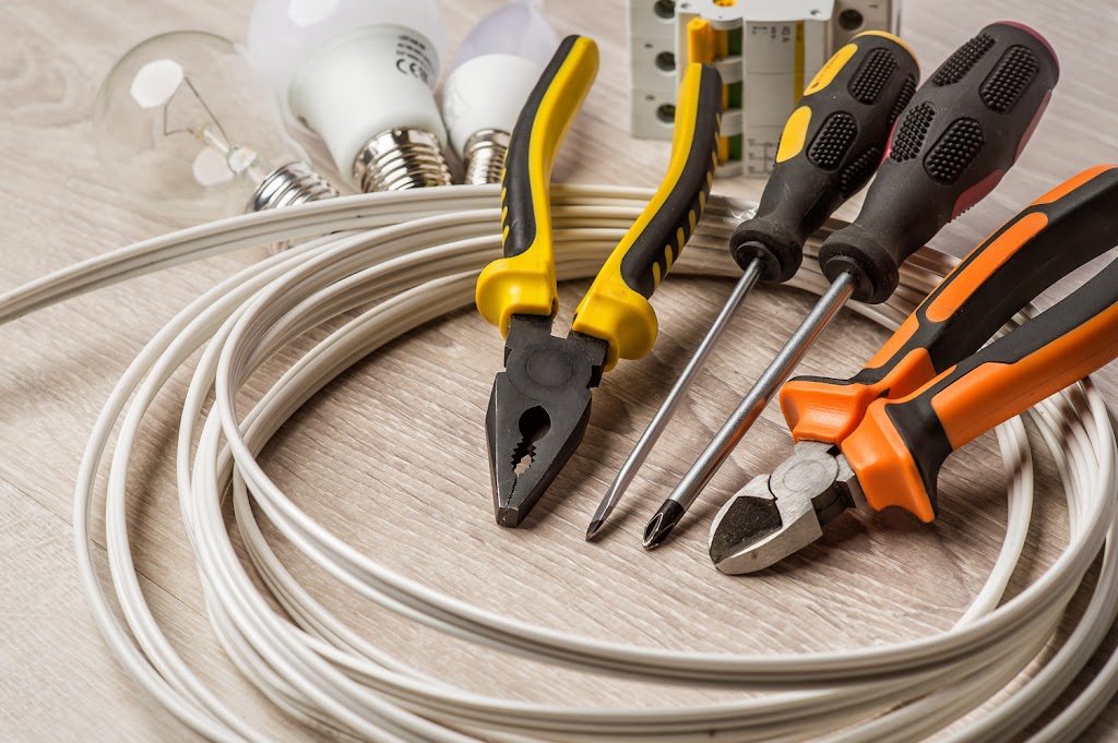 MWO Electrician | 1515 Churchill Dr, Palatine, IL 60074, USA | Phone: (773) 678-2004