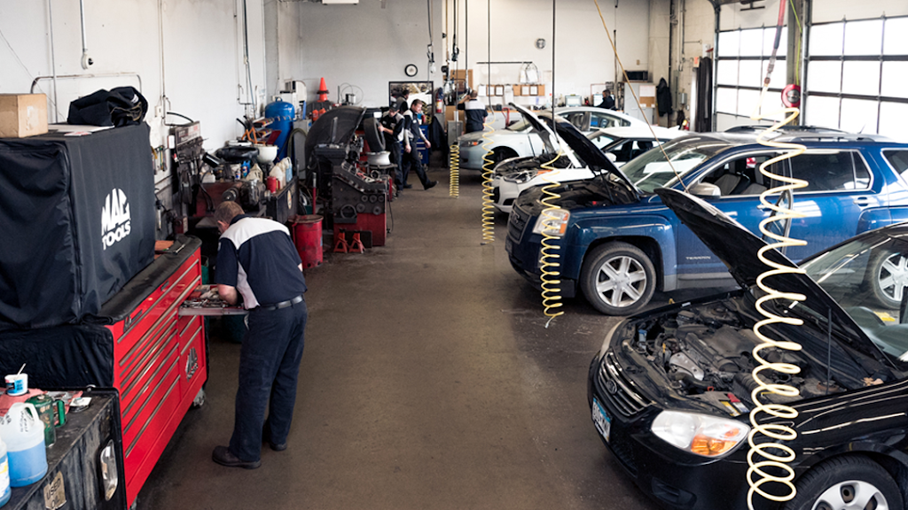 Paramount Auto Service - West | 1707 Weir Dr, Woodbury, MN 55125, USA | Phone: (651) 738-9202