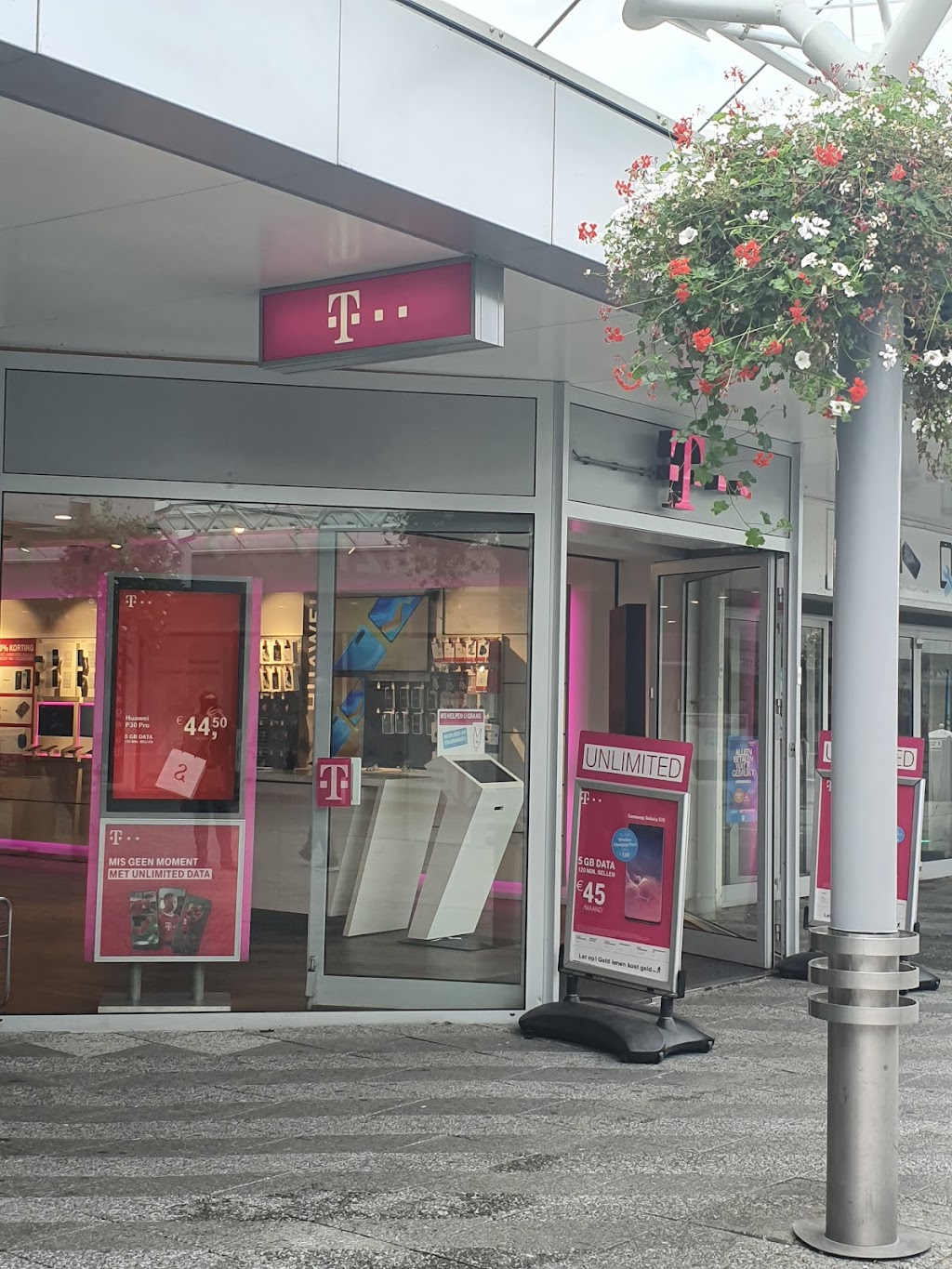 T-Mobile Shop Amsterdam Buikslotermeerplein | Buikslotermeerplein 78, 1025 EW Amsterdam, Netherlands | Phone: 06 48213598