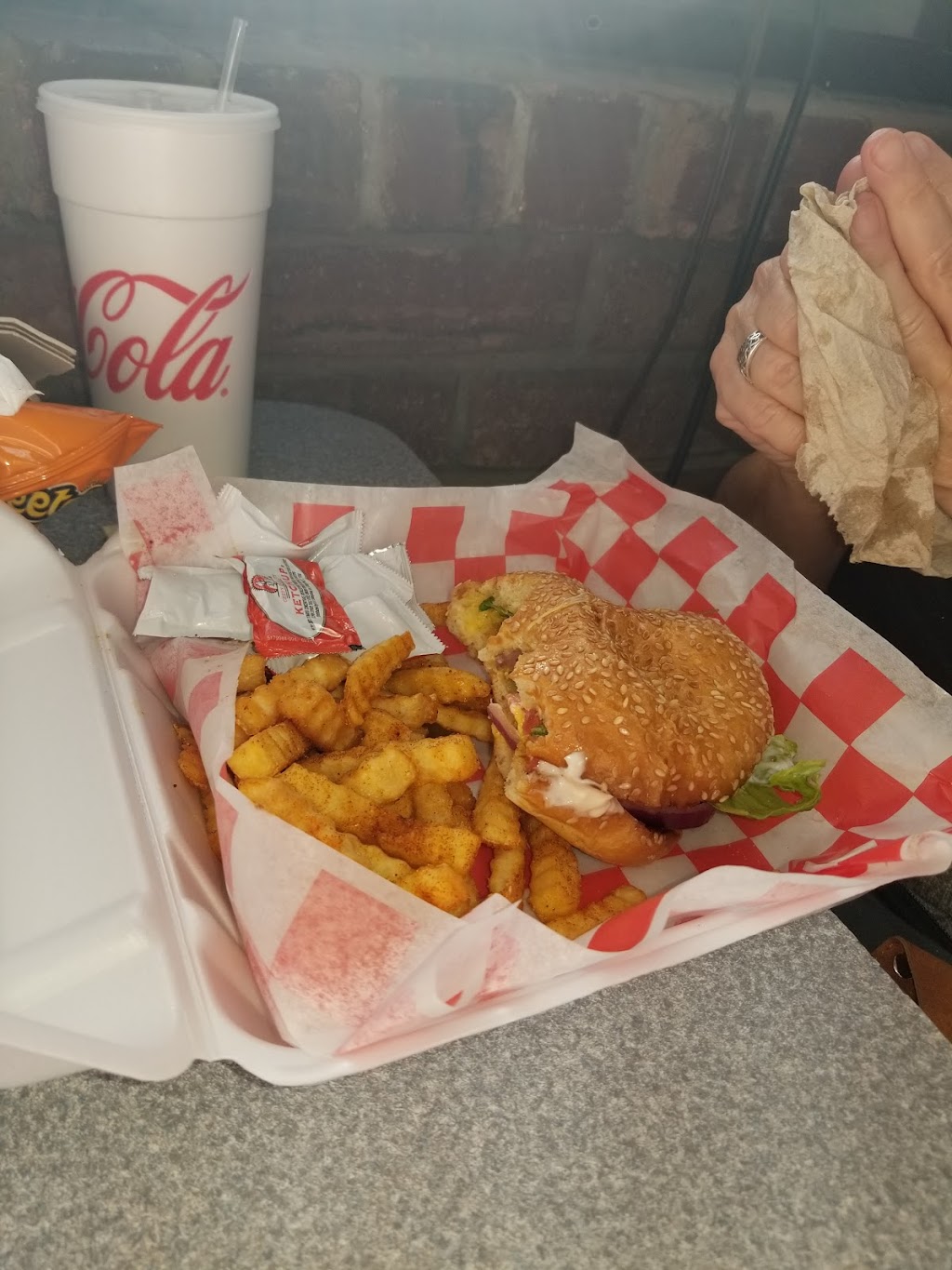 Burgers and Chile Loco | 411 TX-78, Lavon, TX 75166, USA | Phone: (214) 952-1129