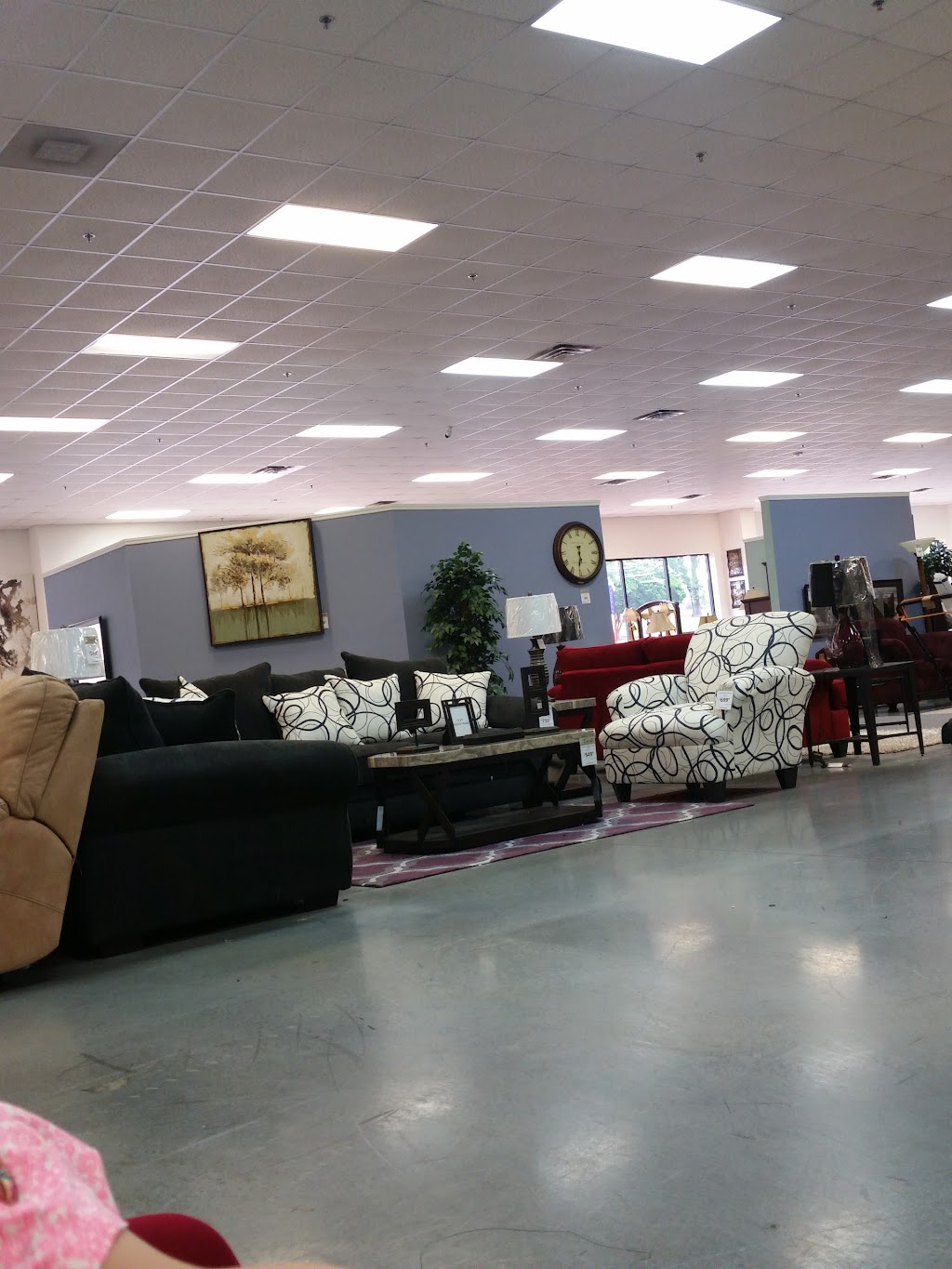 Holy Redeemer Thrift Store | 473 E County Line Rd, Warminster, PA 18974 | Phone: (215) 675-5833