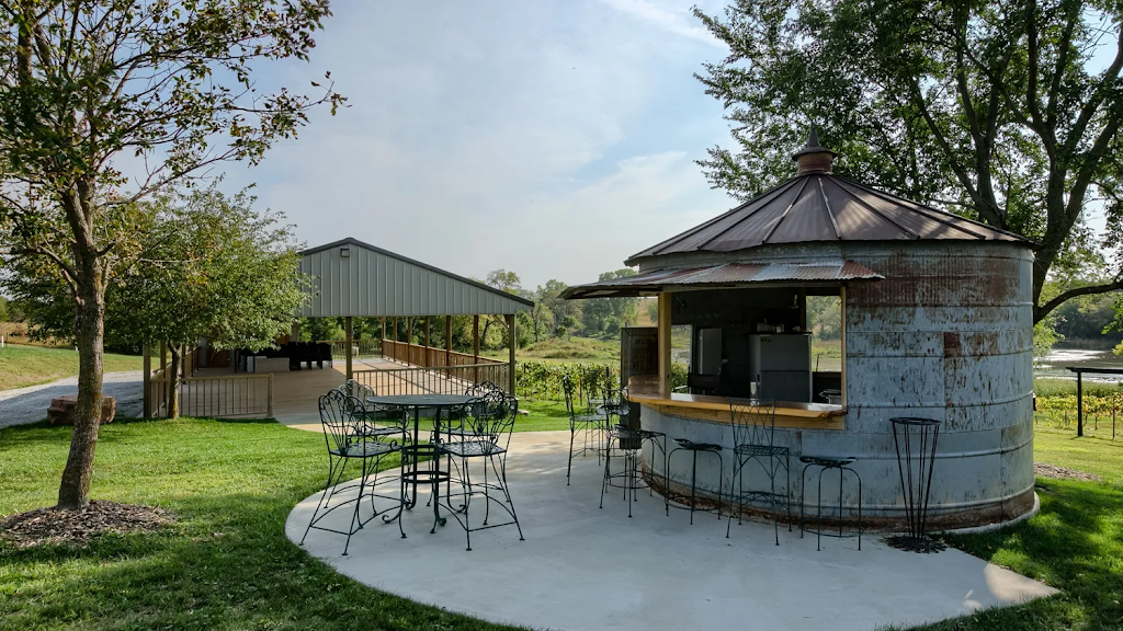 Front Porch Vineyards | 72351 608 Ave, Crab Orchard, NE 68332, USA | Phone: (402) 806-3164