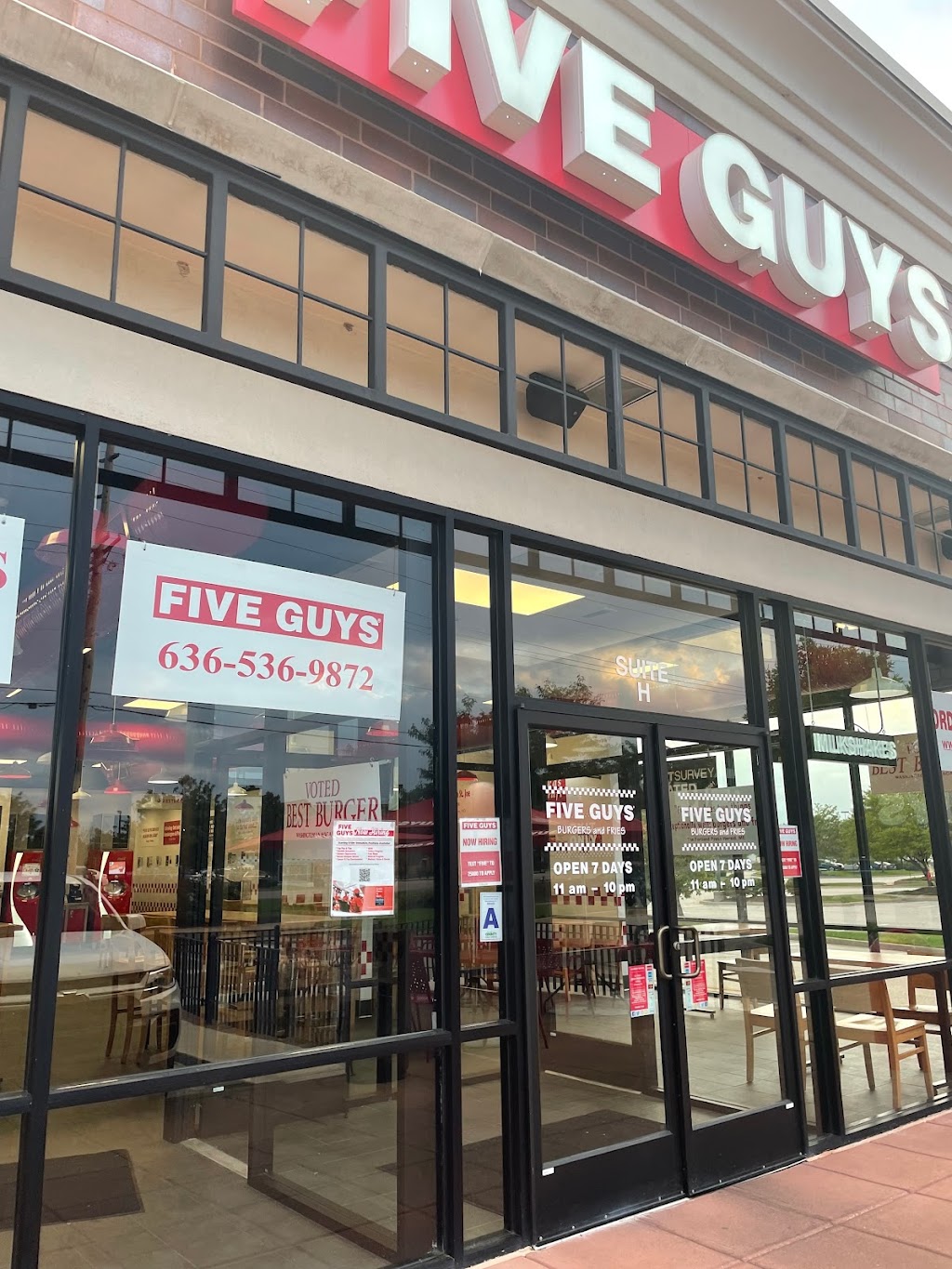 Five Guys | 17304 Chesterfield Airport Rd, Chesterfield, MO 63005, USA | Phone: (636) 536-9872