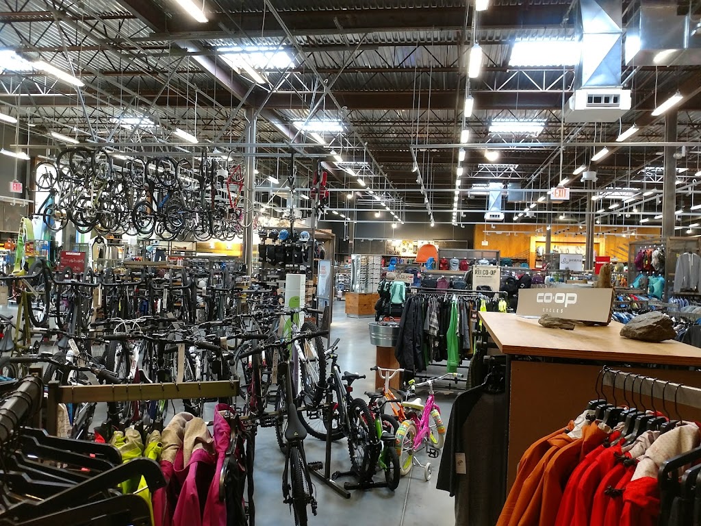 REI | 2300 Fashion Center Blvd, Newark, DE 19702, USA | Phone: (302) 369-1938