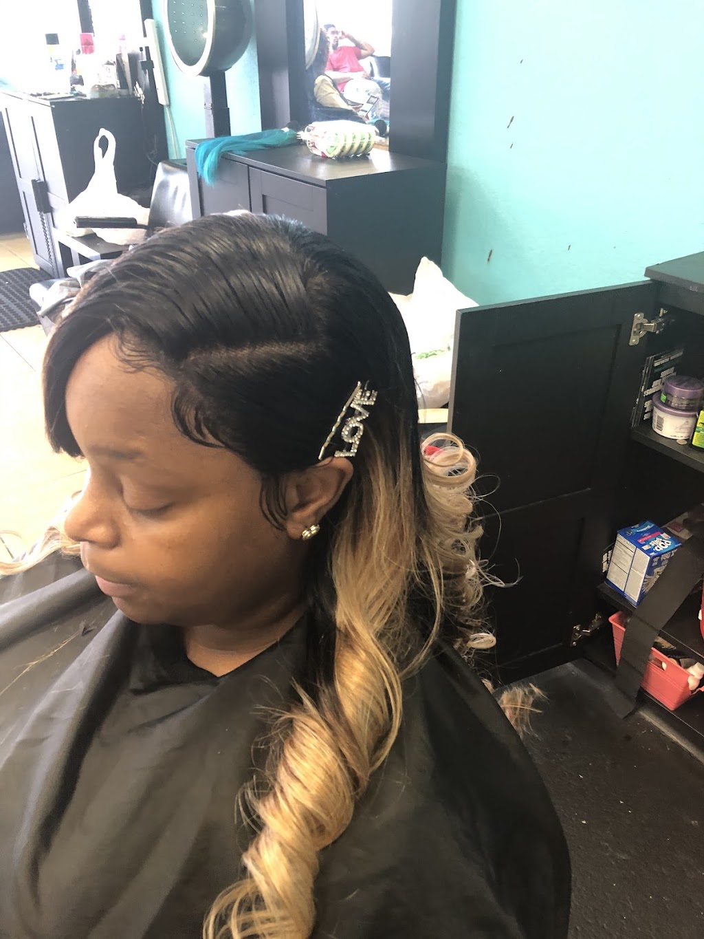Turnin Heads Hair Salon | Tampa, FL 33610, USA | Phone: (813) 933-0676
