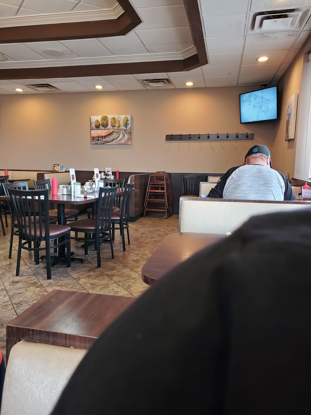 Zorbas Family Dining | 37116 S Groesbeck Hwy, Clinton Twp, MI 48036, USA | Phone: (586) 465-4131