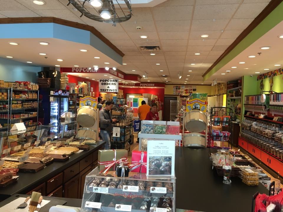 Chefs Shoppe | Schnuck, s Plaza, 2584, 2320 Troy Rd, Edwardsville, IL 62025, USA | Phone: (618) 659-9840