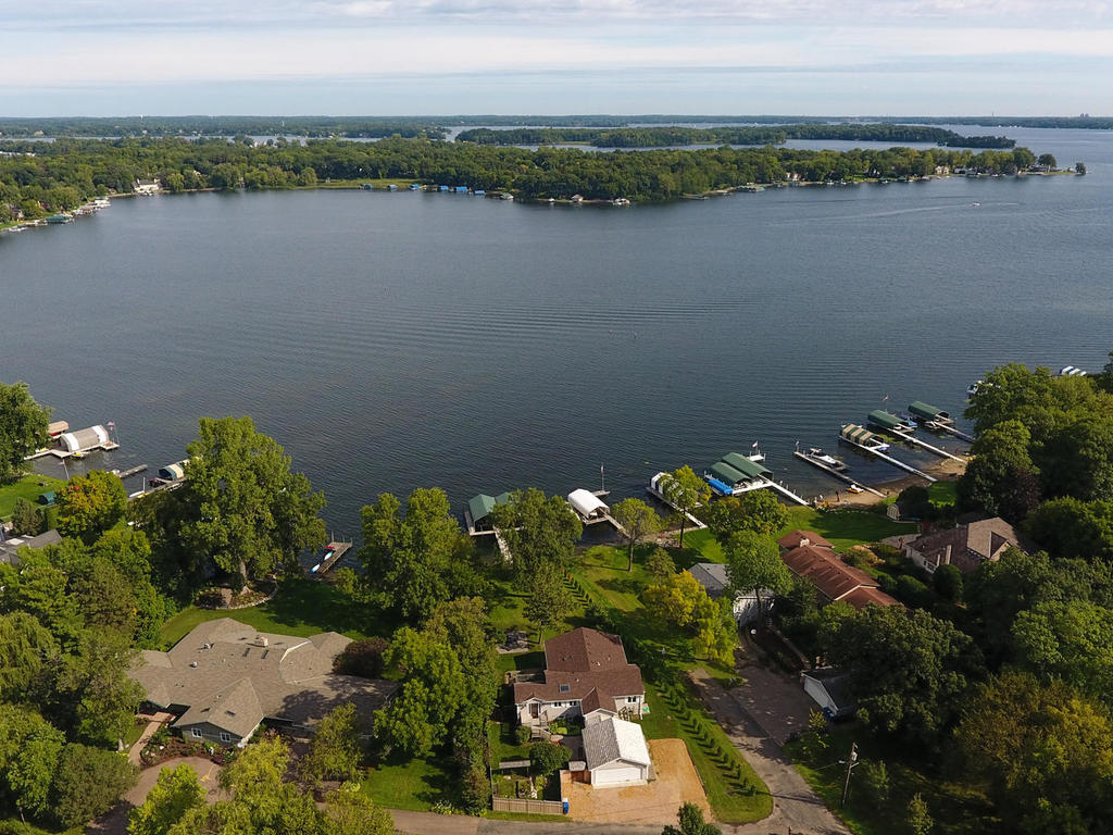 Joel Hentges Lake Minnetonka Realtor | 2500 Shadywood Rd, Excelsior, MN 55331, USA | Phone: (952) 475-9541