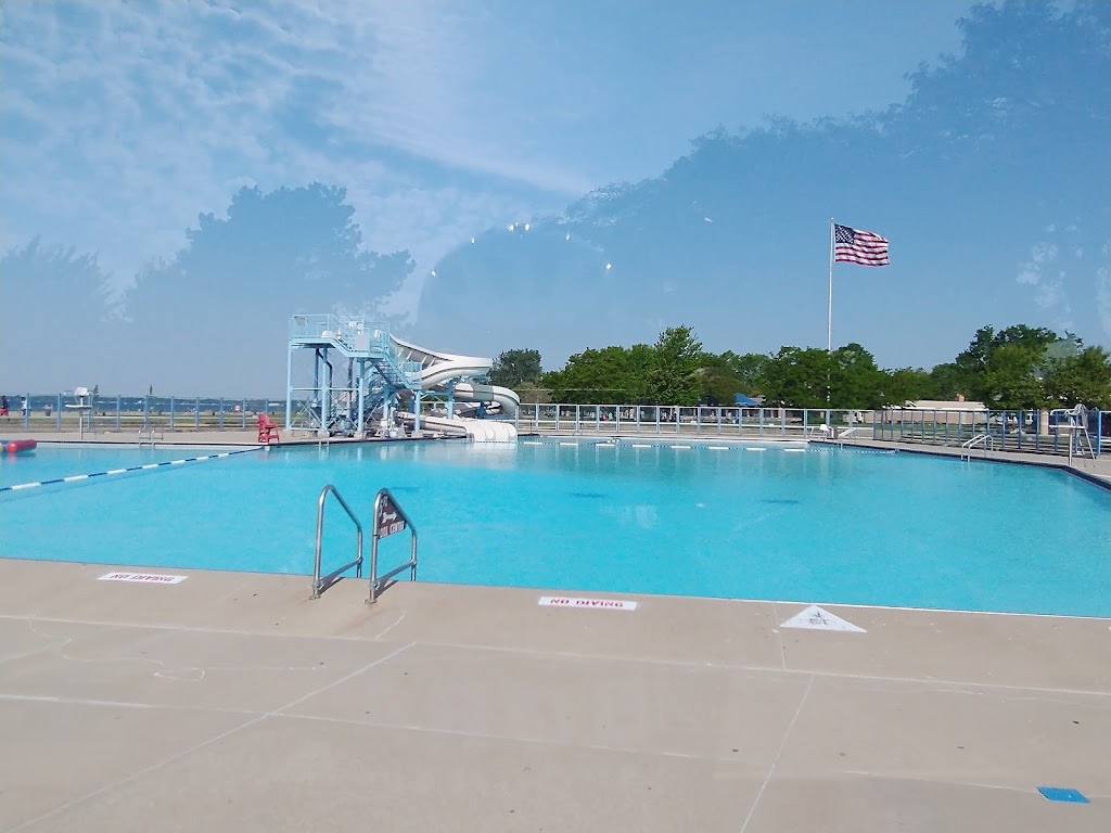 Lake Saint Clair Metropark | 31300 Metro Pkwy, Harrison Twp, MI 48045, USA | Phone: (586) 463-4581