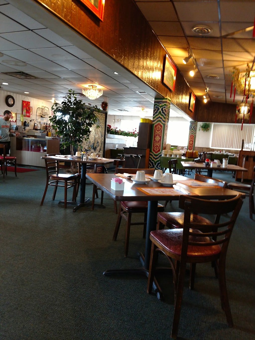 Pine Garden Restaurant | 2519 W 21st St, Lorain, OH 44053, USA | Phone: (440) 282-4220