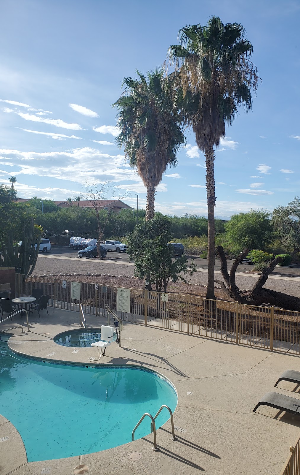 Holiday Inn Express Tucson-Airport, an IHG Hotel | 2548 E Medina Rd, Tucson, AZ 85756, USA | Phone: (520) 889-6600