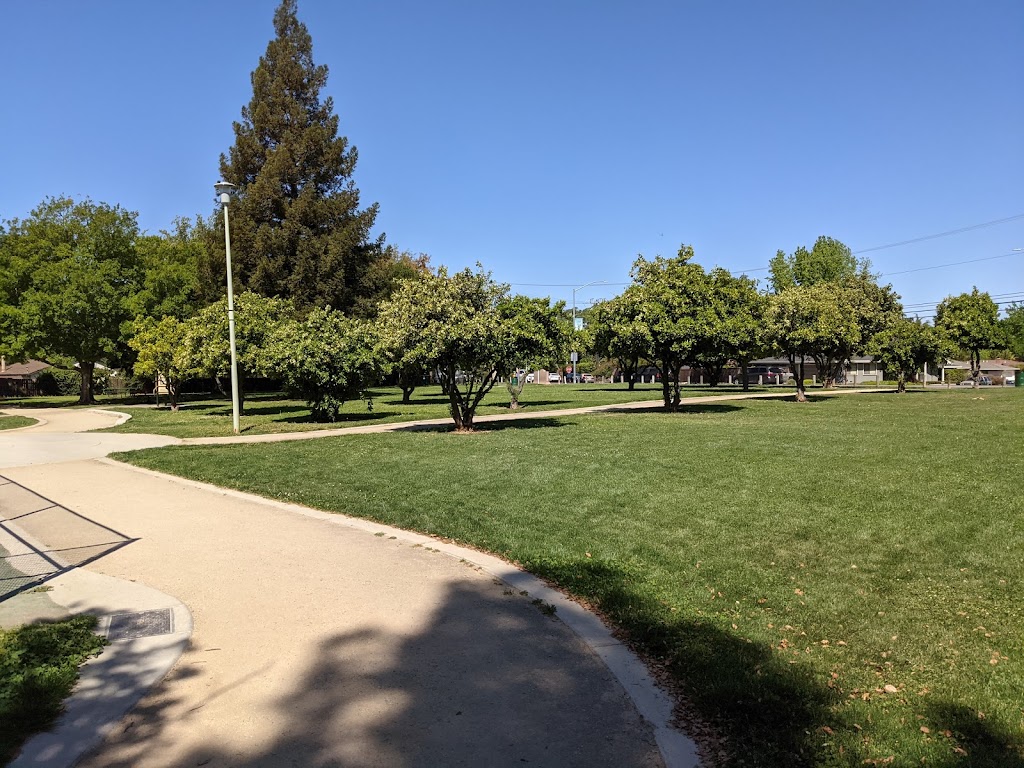 Gibbons Community Park | 4701 Gibbons Dr, Carmichael, CA 95608, USA | Phone: (916) 488-2810