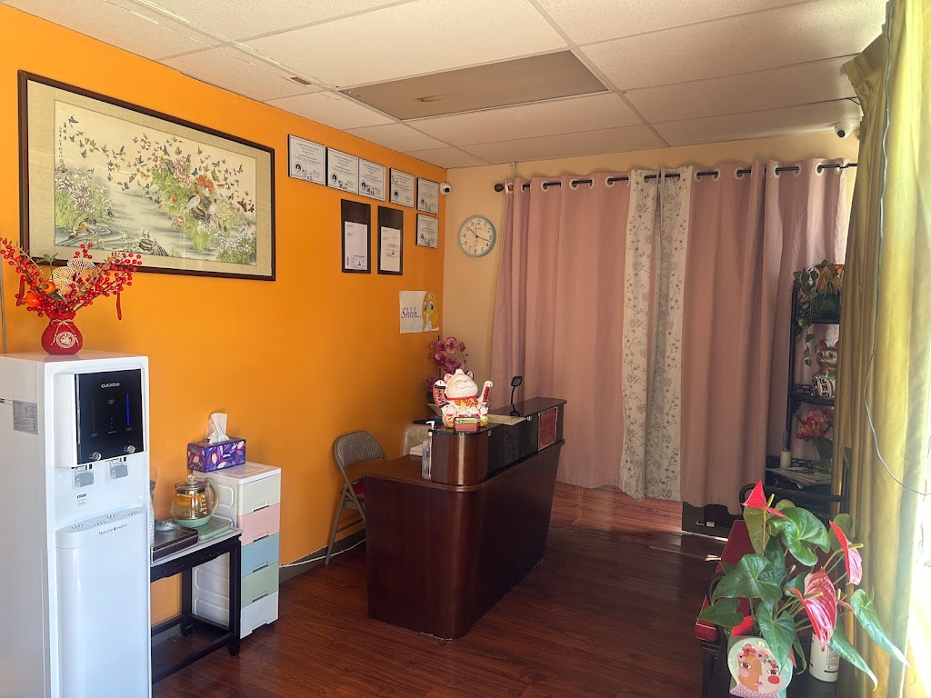 Island Foot Spa | 22829 Ventura Blvd, Woodland Hills, CA 91302, USA | Phone: (818) 222-1388