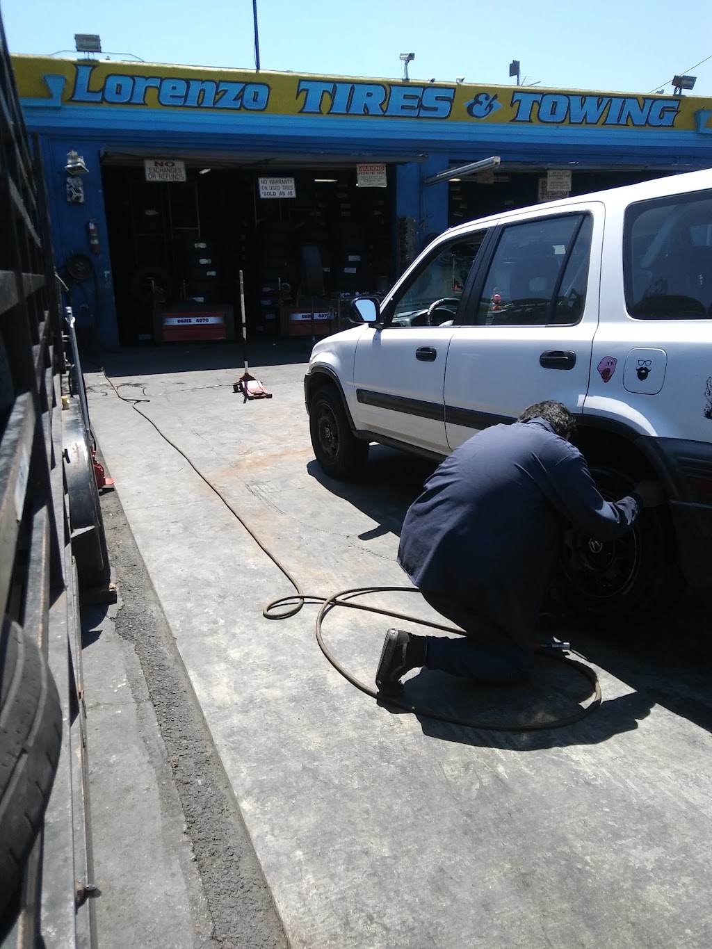 Lorenzos Tire Shop | 12810 S Main St, Los Angeles, CA 90061, USA | Phone: (310) 538-3672