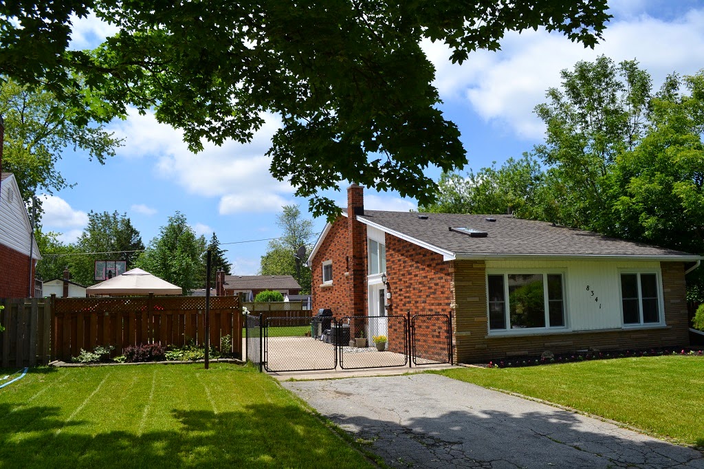 Niagara Falls Vacation Rentals | 8341 Breadner Crescent, Niagara Falls, ON L2G 6N6, Canada | Phone: (866) 689-2670