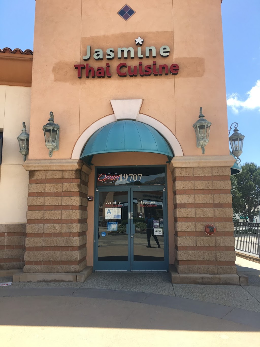 Jasmine Thai Cuisine | 19707 Rinaldi St, Porter Ranch, CA 91326 | Phone: (818) 831-2100