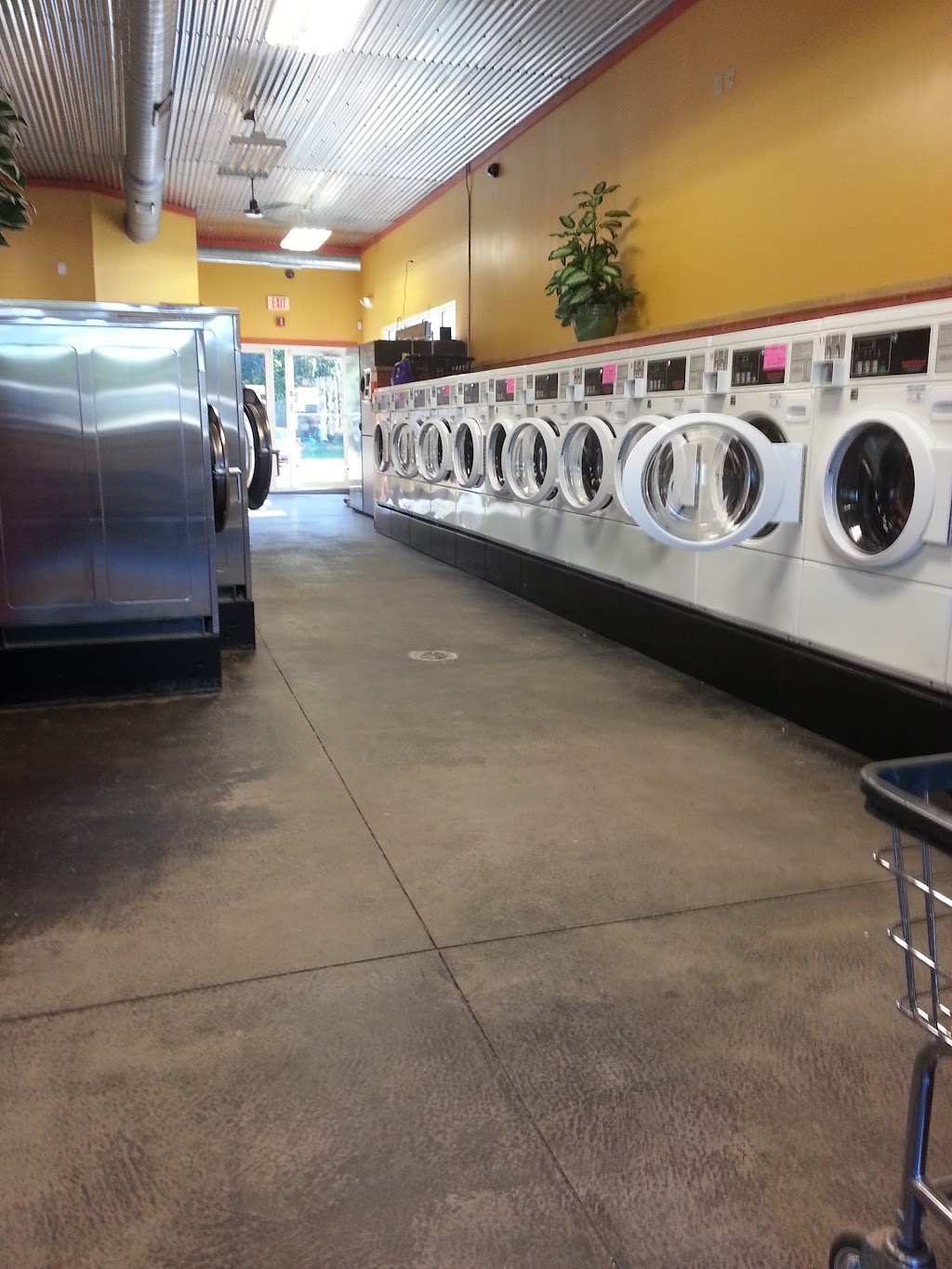 Wash N Wear Laundromat | 2846 Saunders Settlement Rd, Sanborn, NY 14132, USA | Phone: (716) 216-4078