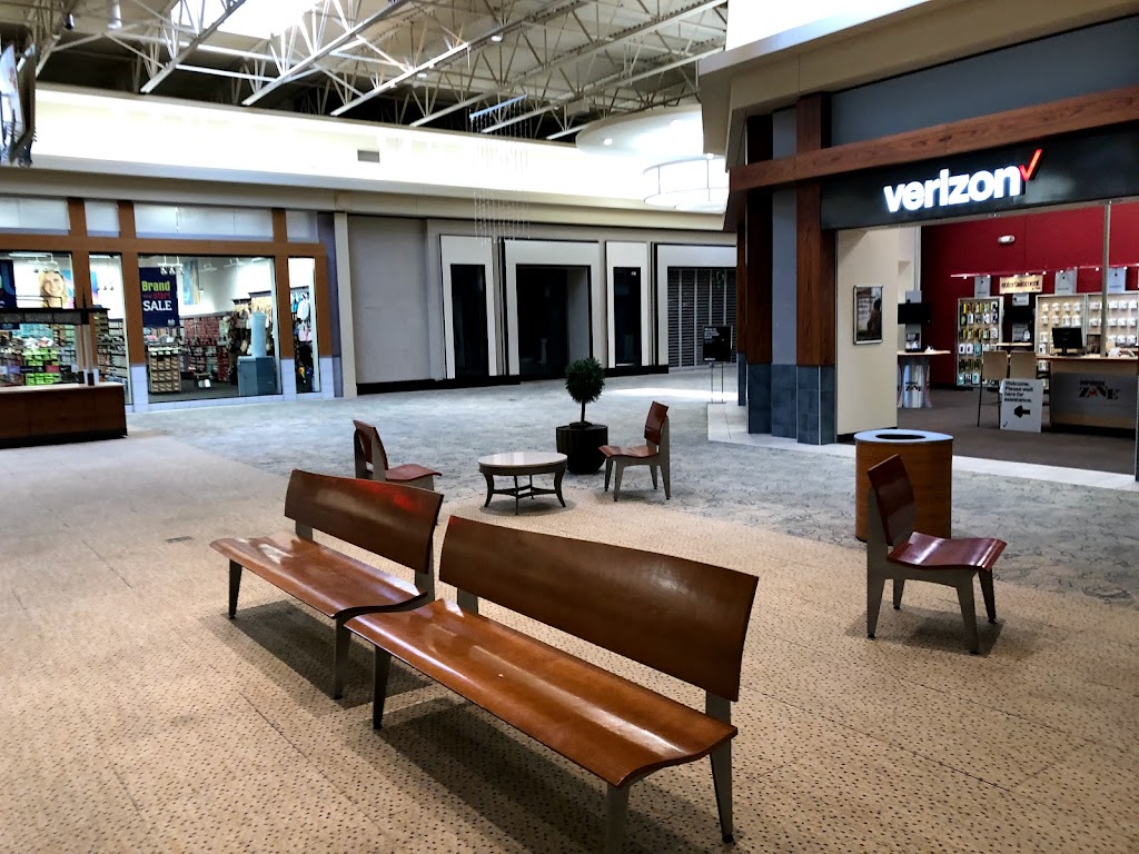 Galleria at Pittsburgh Mills | 590 Pittsburgh Mills Blvd, Tarentum, PA 15084, USA | Phone: (724) 904-9000