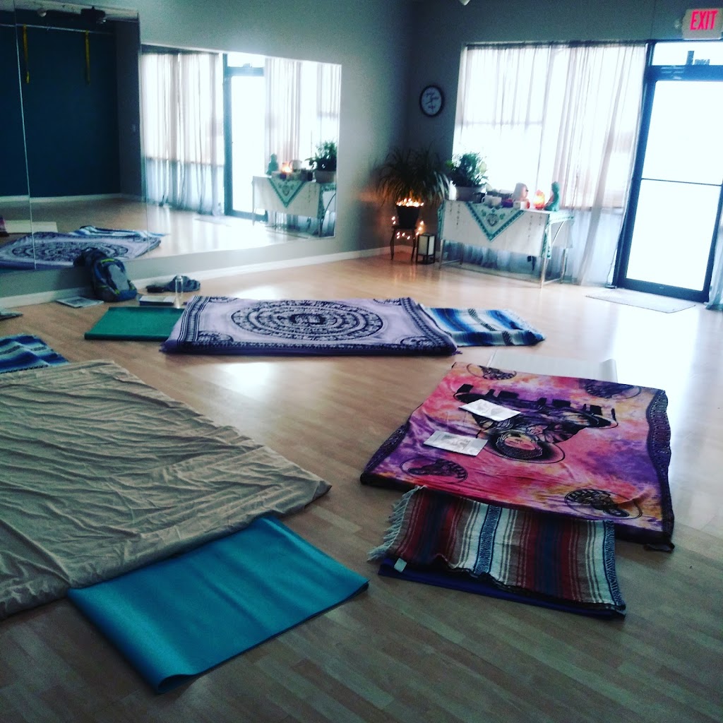 Welcome Om Yoga Clermont | 4420 US-27 Suite 5, Clermont, FL 34711, USA | Phone: (352) 989-4872