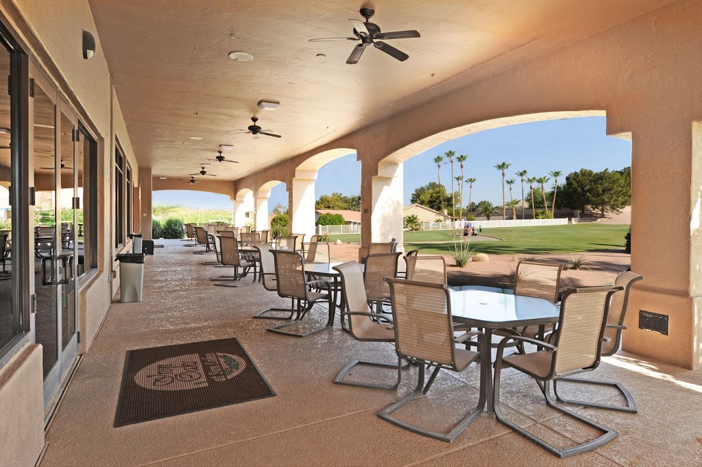 Grill on the Green | 550 W Champagne Dr, Chandler, AZ 85248, USA | Phone: (480) 895-3275