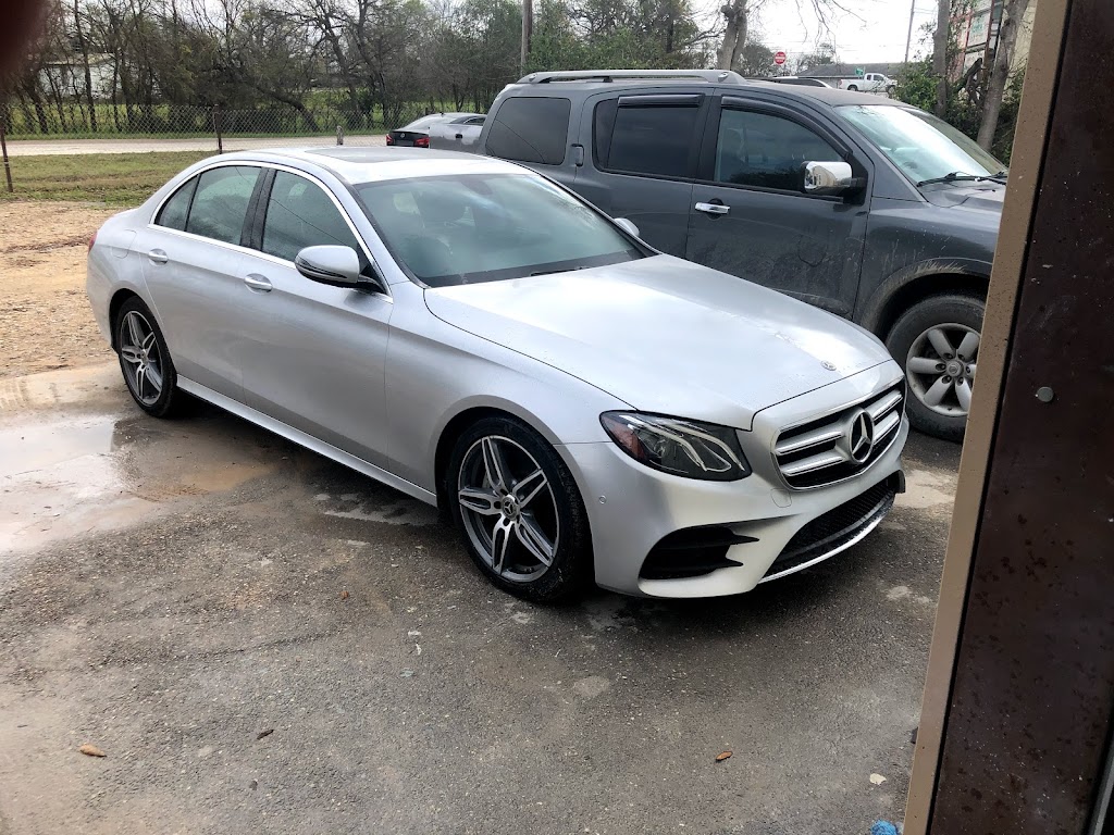 Brauntex Auto Body Shop | 5052, 228 N Solms Rd #1, New Braunfels, TX 78132, USA | Phone: (210) 290-5378