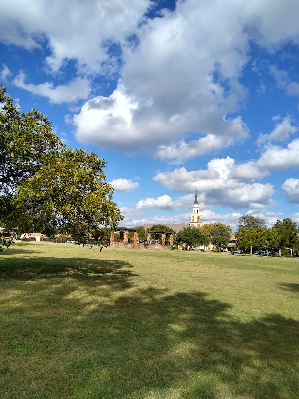 Capps Park | 907 W Berry St, Fort Worth, TX 76110, USA | Phone: (817) 392-5700